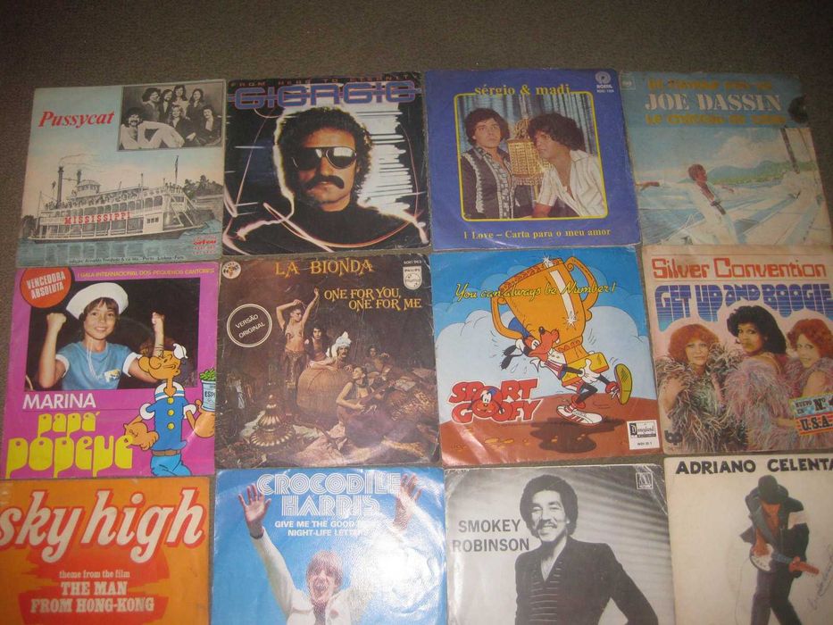Lote de 14 Discos em Vinil Single 45 rpm