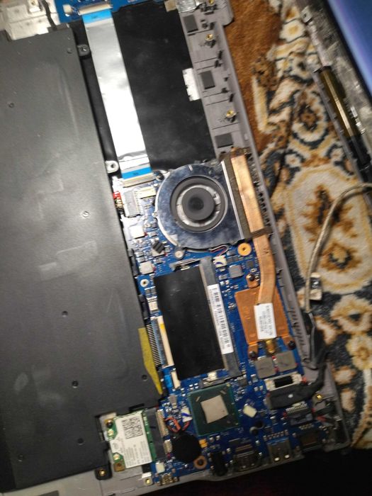 Ноутбук Samsung np530u3c Intel Core i3-3217U по запчастям