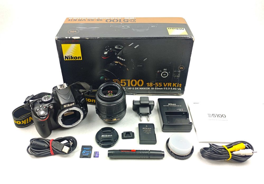 Дзеркальний фотоапарат Nikon D5100 18-55mm 32Gb + заводський комплект
