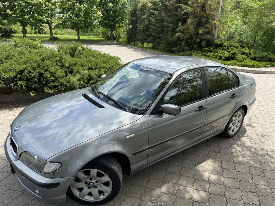 Продам  машину BMW 320