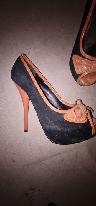 Ładne i wysokie szpilki damskie rozmiar 37.