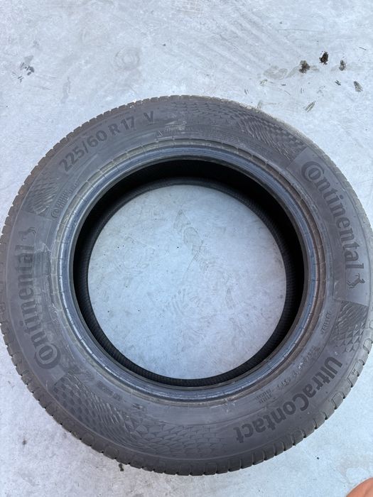 Opona Continental Ultra Contact 225/60 R17V SUV