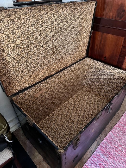 Arca antiga em bom estado