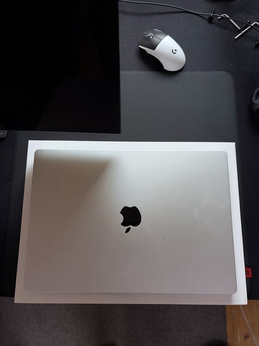 Macbook m4pro 16 cali