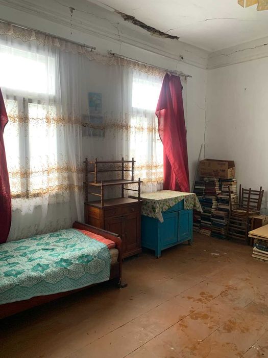 Продається частина будинку (4-х кімнатна квартира)