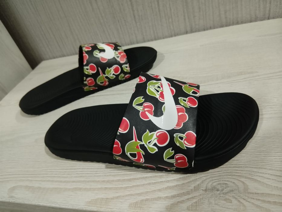 nike kawa slide se picnic cherry
