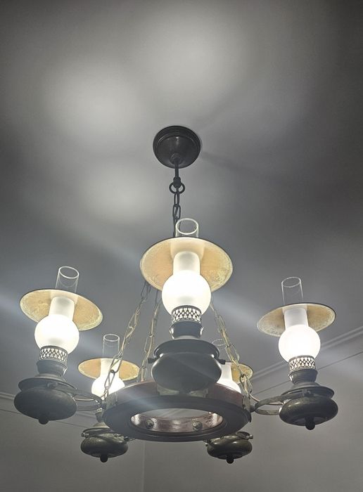 Candeeiro ferro forjado e madeira