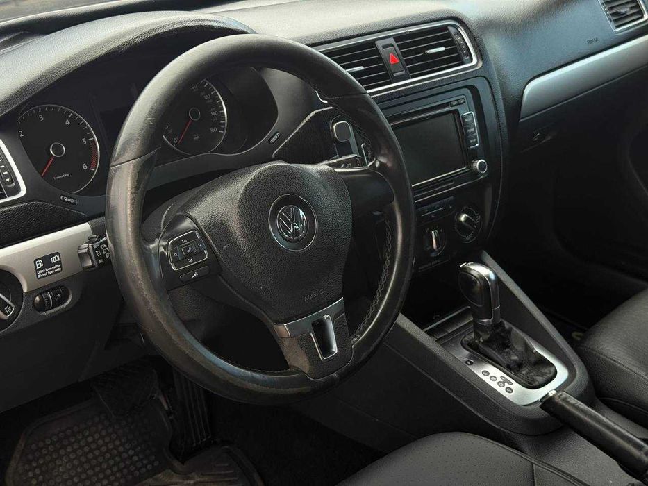 Volkswagen Jetta 2012, 2.0 дизель, автомат