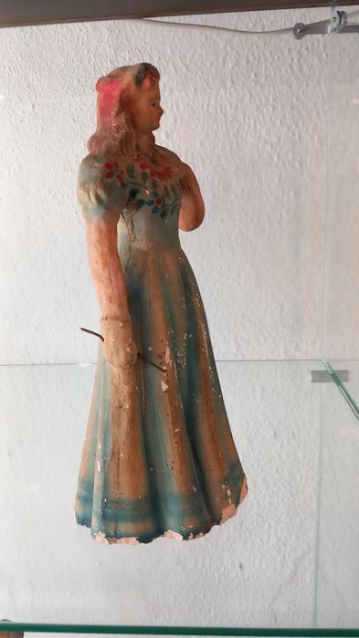 faiança figura de senhora