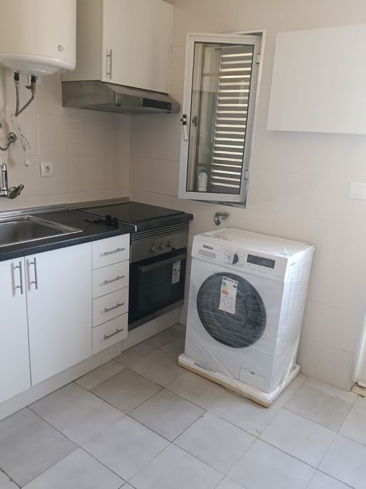 Aluga-se T1+1 Olhão