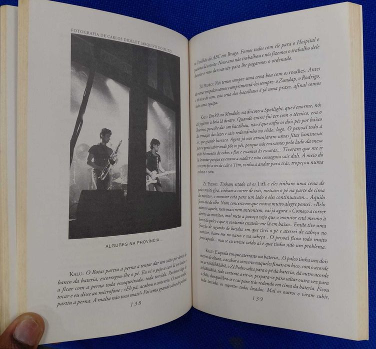 Livro 'Conta-me Histórias - Xutos & Pontapés' (1ª Edição)