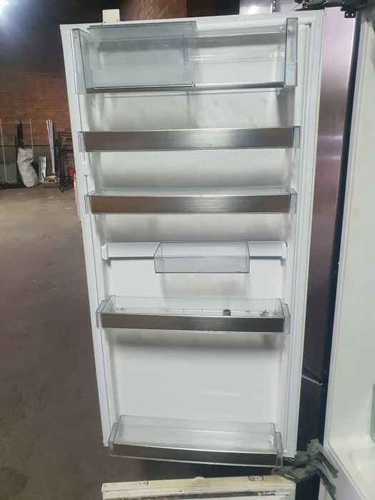 Комплектуючі, полички ,шухляди ,і інше до холодильника siemens.