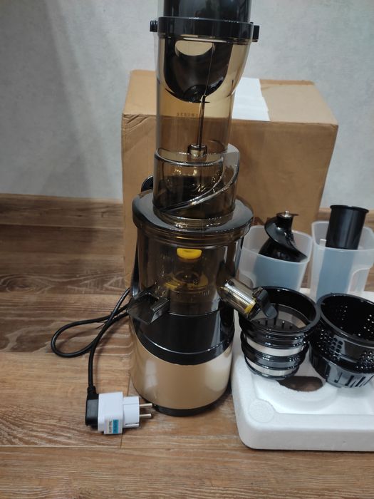 Шнековая соковыжималка 3 насадки холодный отжим