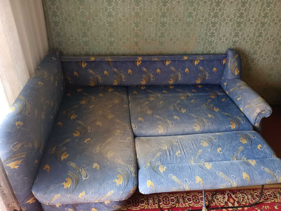 Стильний диван. Самовивезення з Києва, Дніпровський район, вул.Райдужна,21А