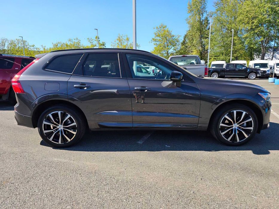 Volvo XC60 B5 Core      2023