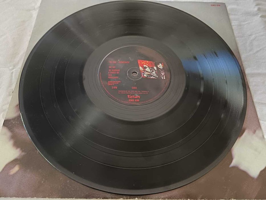 The Cure – Pornography (LP 33 RPM, Polydor 2383 639, prensagem França, vinil VG+)