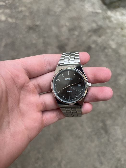 Годинник casio B145