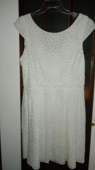 Sukienka koronkowa
