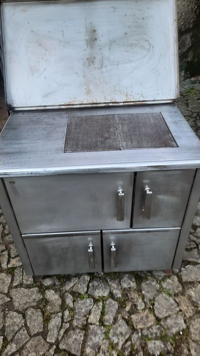Fogões de lenha em Inox em muito bom estado