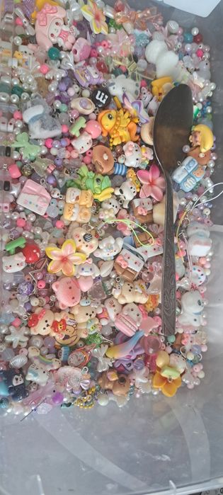 Łyżka konfetti koralikowo zawieszkowego