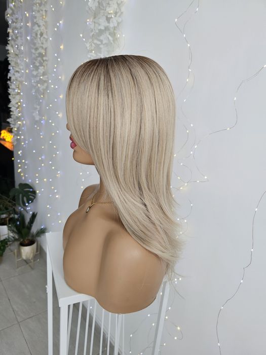 Peruka Premium Kim średnia jasny beżowy blond naturalny efekt