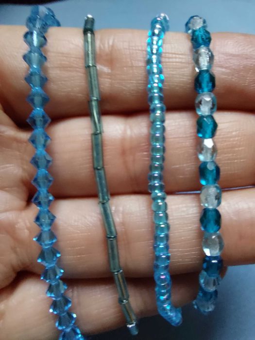 Pulseiras com diferentes materiais