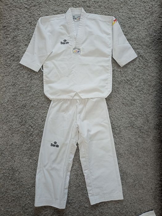 Кимоно разные.
Продам фирменное кимоно.
Есть разние размери и шт