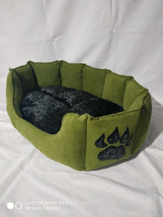 Лежак для котів і собак, можливо, з іменем