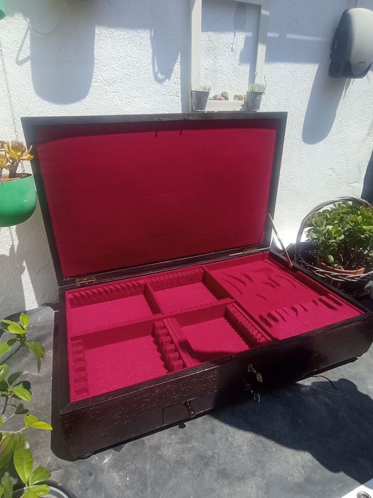 Faqueiro Madeira e Veludo