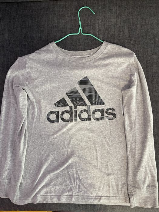 Лонгслив Adidas.