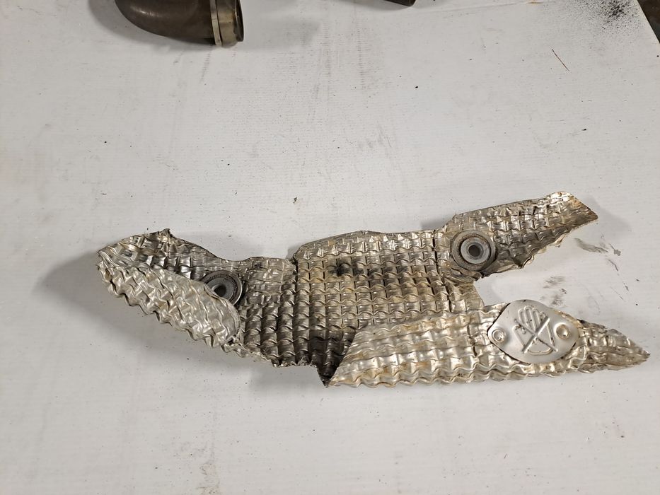 Escape DOMINATOR + linha completa para Yamaha XT600R/Z