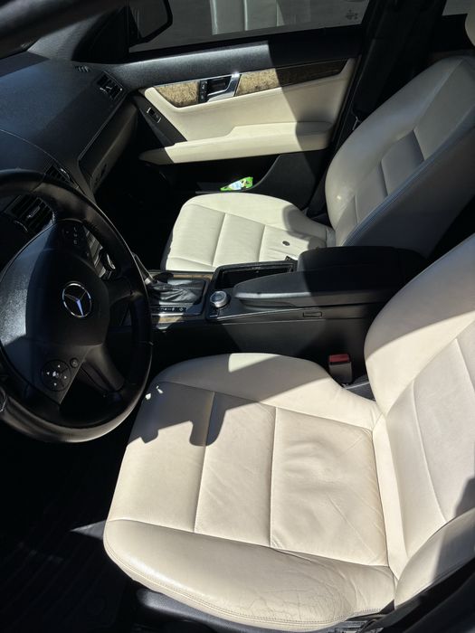 Mercedes Benz c320