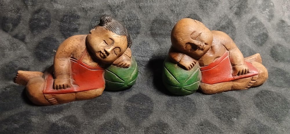 Estatuetas de madeira