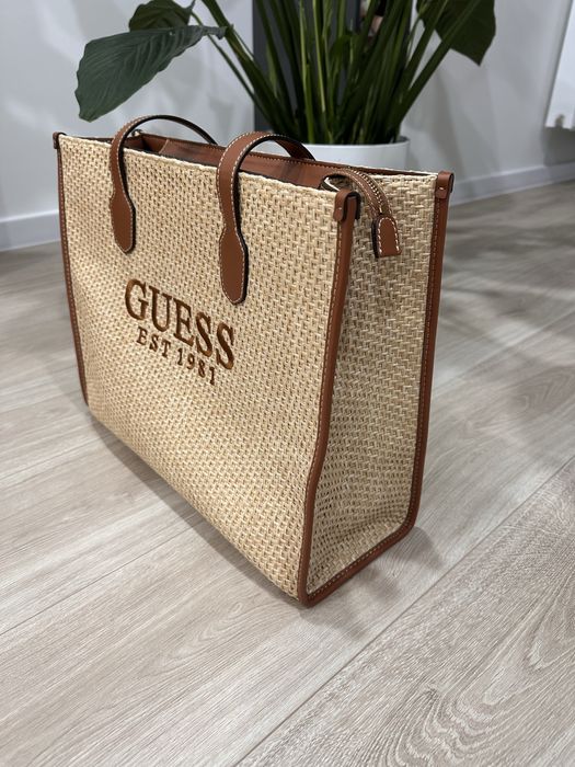 Продам сумку GUESS SILVANA плетену літню