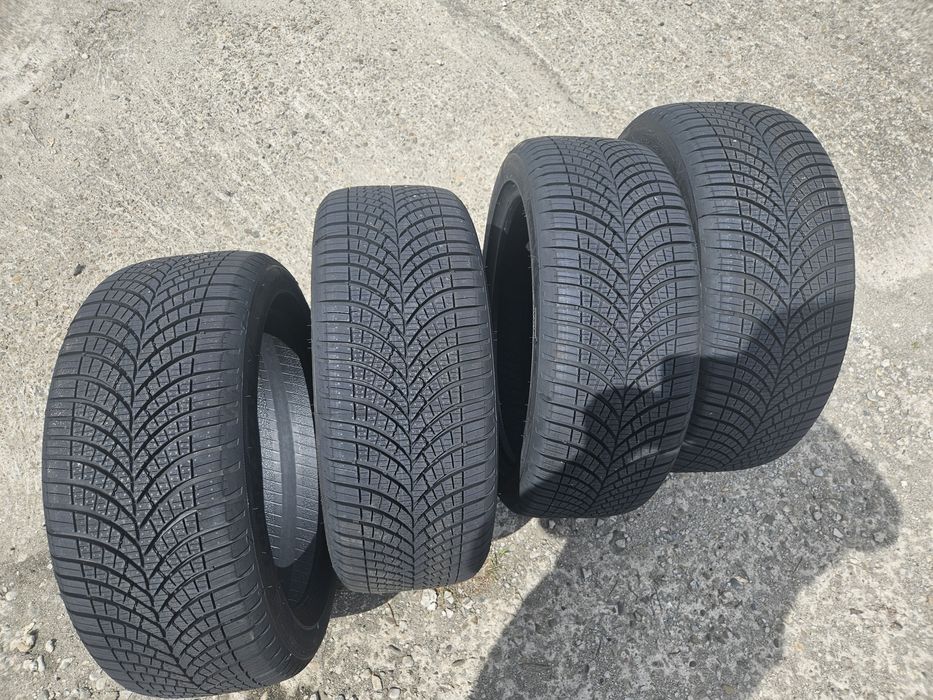 Opony całoroczne 215/45/17 goodyear vector