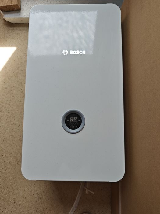 Kocioł elektryczny Bosch Tronic Jest 3500 12 (3x4kw)