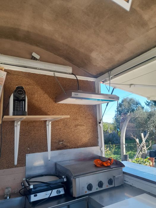 roloute bar equipada 
Medidas 1.5m por 2 metr