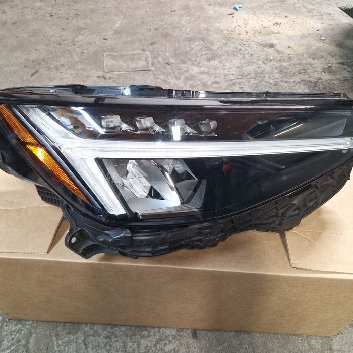 Volvo xc 40 lampa