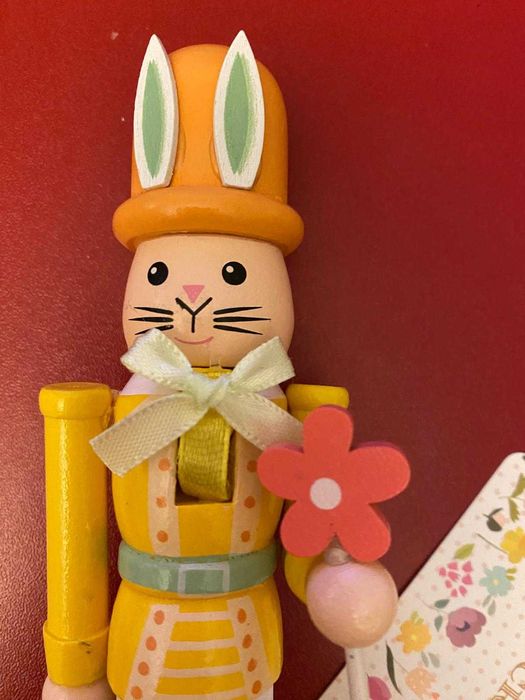 Quebra-Nozes em formato de Coelho de Páscoa