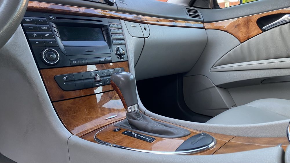 Mercedes-Benz E 280 — fotografia 10