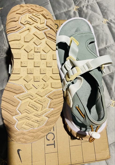 Спортивне взуття