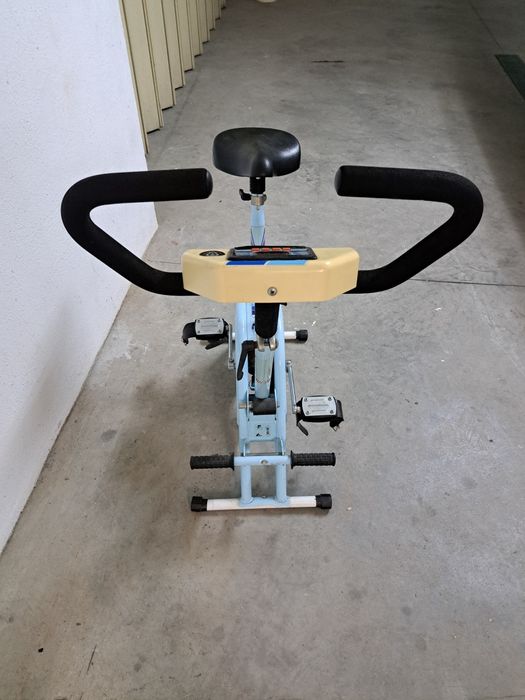 Bicicleta de ginástica
