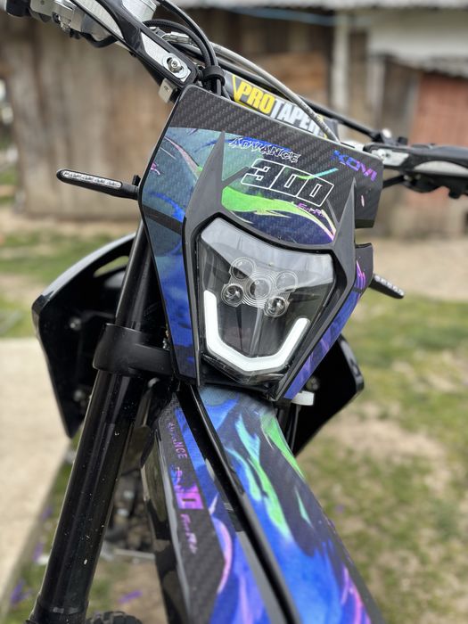 Продам фару адванс 300 Fly raid