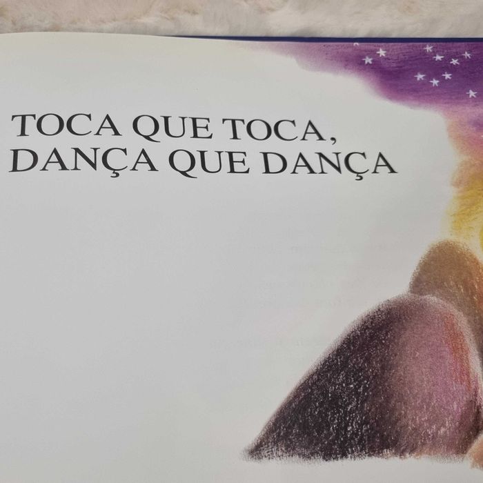 Livro Infantil "Histórias Tradicionais Portuguesas Contadas de Novo"