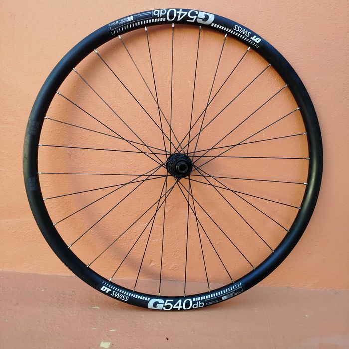Roda traseira DT Swiss GR540 - Quase Novo!