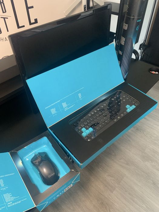 Conjunto GAMING - Monitor, Teclado Mecânico, Rato e Tapete NOVO SELADO