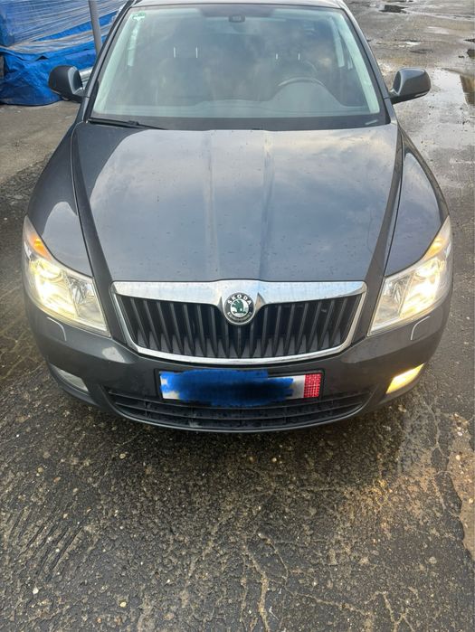 Skoda octavia A5  октавія капот бампер фара крило двері