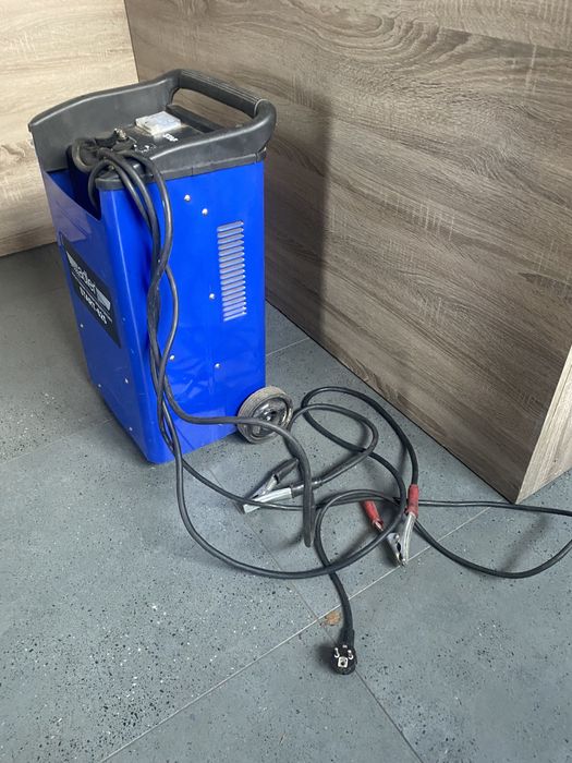 Prostownik transformatorowy z rozruchem  Adler START 625 12/24v