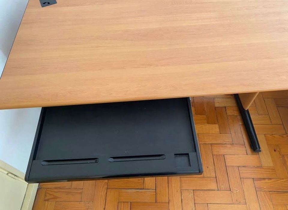 secretária 

73 x 120 x 75
