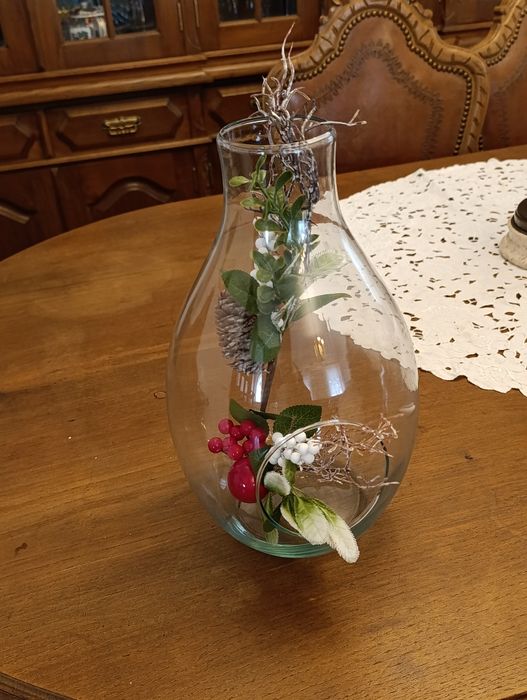 Pote grande com buraco ao fundo